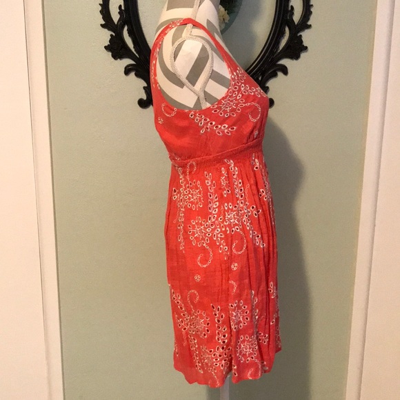 Spring coral embroidered dress - Picture 3 of 5